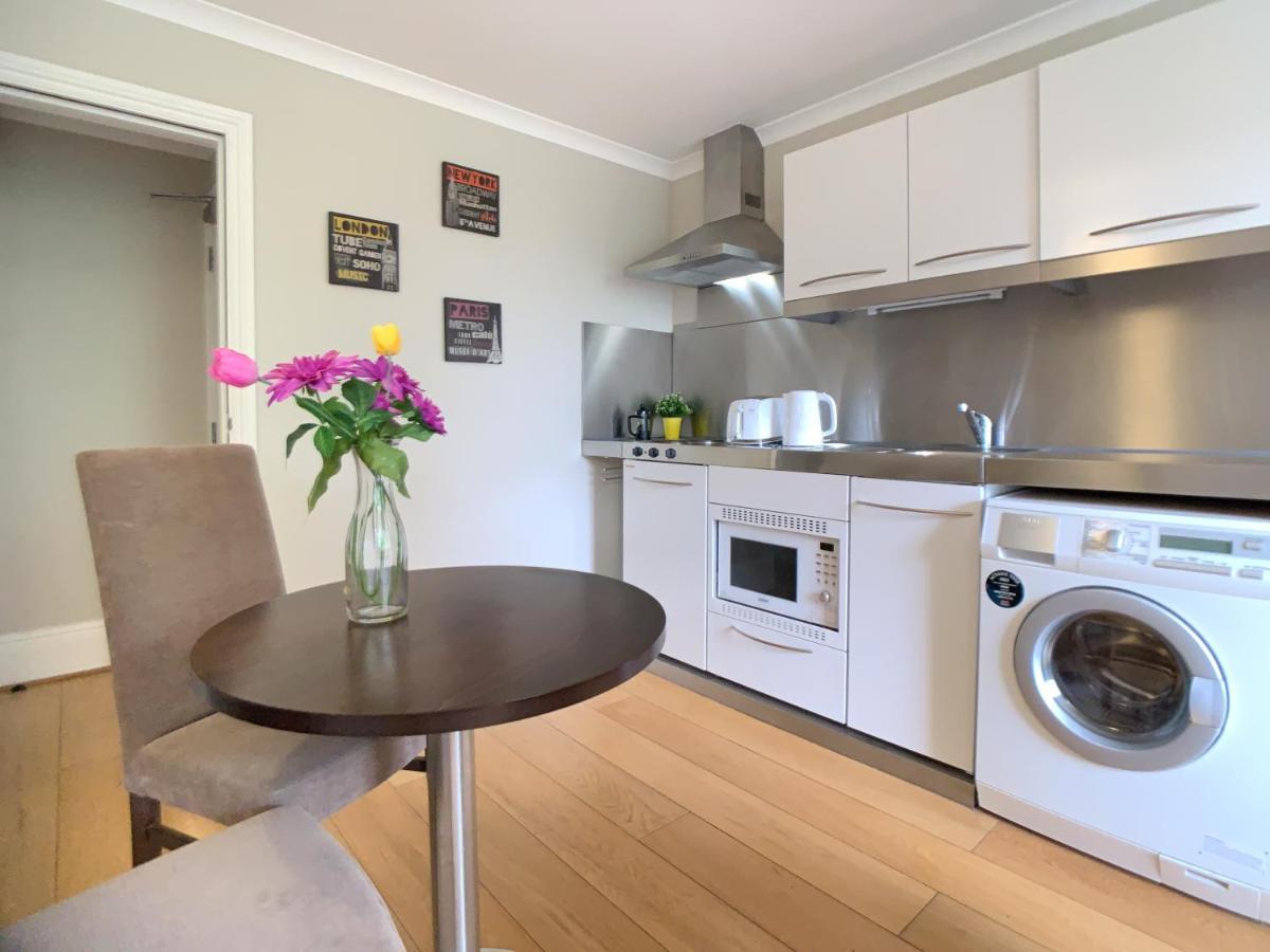 Queen Victoria Apartments 런던 외부 사진