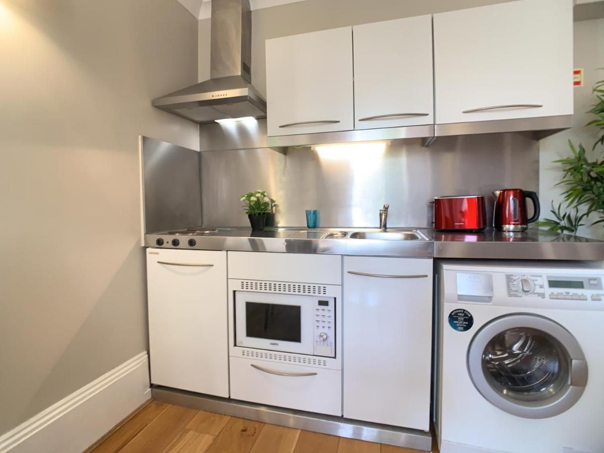Queen Victoria Apartments 런던 외부 사진