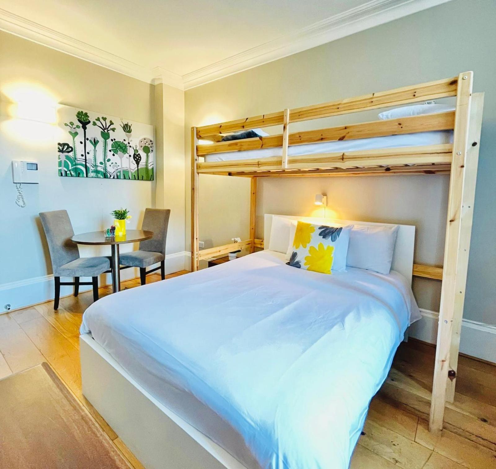 Queen Victoria Apartments 런던 외부 사진